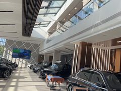 -上海宝信宝马4S店