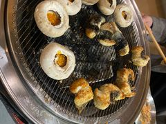 -围炉肉舍•炭烤活鳗•丹东海鲜烤肉(步行街店)