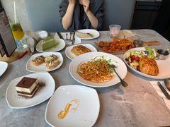 -必胜客(阿诗玛店)
