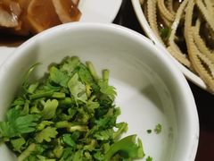 -洞庭洲·防空洞火锅·烧烤·铜锅涮肉(新百广场店)