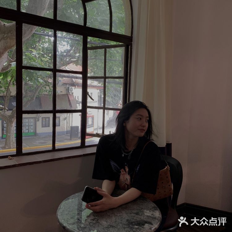 复兴西路潮玩咖啡店Cloister  The shouter