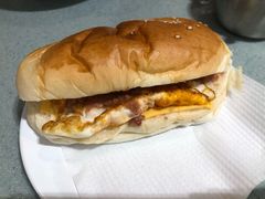 招牌咸牛肉芝士猪仔包-华嫂冰室(尖沙咀店)
