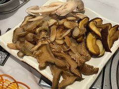 -蘑统田下·野生菌火锅