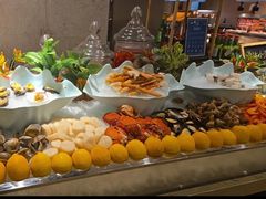 -广州万富希尔顿酒店·感趣自助餐厅·金秋蟹宴生蚝海鲜刺身