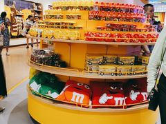 -m豆巧克力世界(上海世茂广场店)