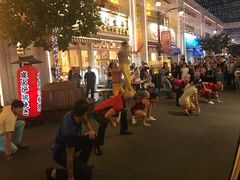 -百老汇美食街