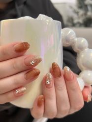 -LISSOM莉森 Nail ·美甲美睫原创定制店