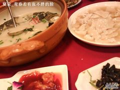 旭龙酒家-旭龙鱼头王(航华店)