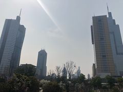 -UNI UNI(环亚凯瑟琳店)