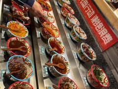-老牌坊云南鱼豆花火锅(哈西万达店)