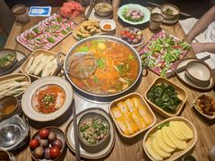 -野山舂·贵州现舂酸汤火锅(鸿通城店)