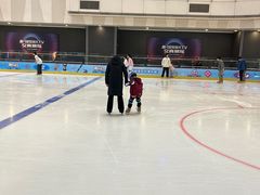 -冰纷万象滑冰场(二七万象城店)