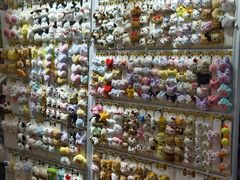 -义乌小商品批发市场(中国小商品城·篁园服装市场店)