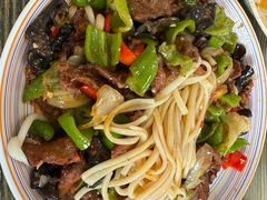 -歹歹的加个面过油肉拌面