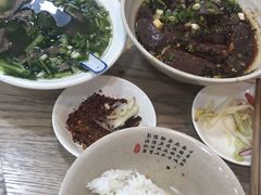 -杨三孃跷脚牛肉(美洲花园店)