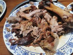 -老天桥酱肉烧饼夹肘子(天桥店)