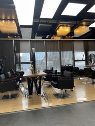 -FRIDAY星期五专业美发沙龙