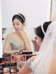 点击看大图 -艾米丽婚纱礼服