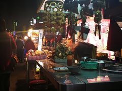 -六合夜市