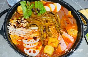 Spicy Snail Noodle Duck Claw Pot