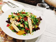 焦糖核桃梨子与多种芝士鸡肉沙拉-娜娜家·Nana's restaurant(国金汇店)