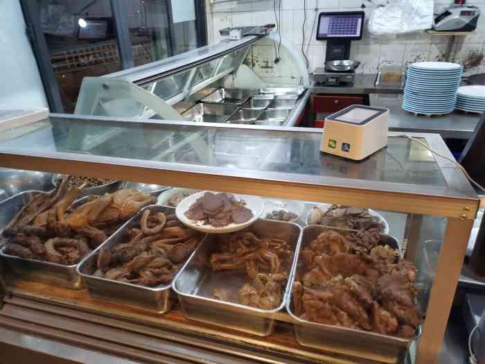 茅溪卤菜在江北区算是大名鼎鼎啦第一次来总店这边吃位置在海尔路这边