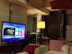 -喜鹊愉家酒店(郑州曼哈顿博览中心地铁站店)