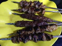 -烤肉小伙烤肉店