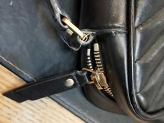 -爱革·洗衣改衣·洗鞋修鞋·洗包修包·奢侈品护理(宝地广场店)