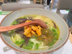 -百春原湖南牛肉粉(百联世纪店)