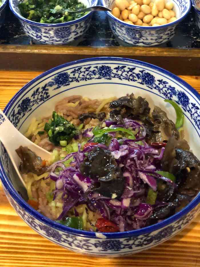 大碗小面抿节面馆(天润花园店)-"哈哈,真的到敦煌没有吃特色的驴肉黄