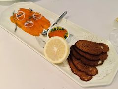 温热烟熏三文鱼-壳里西餐厅Coquille Seafood Bistro(蒙自路店)