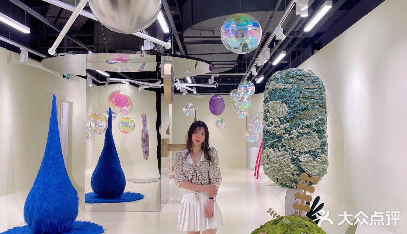 井柏然带你逛梦龙欢愉展｜定制喷绘涂鸦冰激凌🍦