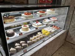 面包甜点陈列柜-面包新语(上地华联店)