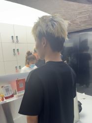 -宫铭烫发染发接发店