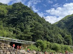 -安吉龙王山峡谷漂流