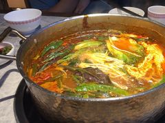 -野山舂·贵州现舂酸汤牛肉(民生路店)