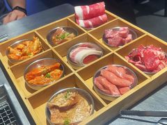 九宫格豪华拼盘-马路牙子烧烤音乐酒馆(望京店)