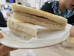 芝士吞拿鱼夹饼-喜莲咖啡