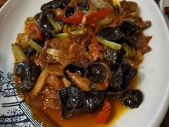 泡椒仔姜鲜牛肝-伊兰麒兰馨园·川菜·清真馆(339电视塔店)