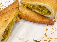 咖喱吞拿鱼角-喜莲咖啡