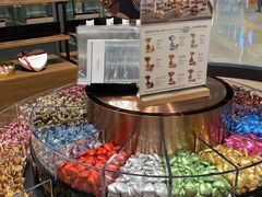 -Laderach 莱德拉(上海环贸iapm店)