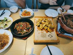 小鸡炖蘑菇-关东小磨东北菜(上海长风大悦城店)