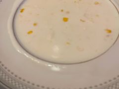 奶油松茸蘑菇汤-莫斯科餐厅