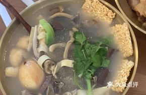 Xu Huangji's Special Duck Blood and Noodles Soup
