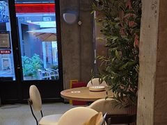 -必胜客(上海华谊新所店)