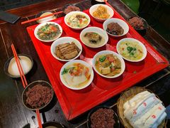 -蓝田九大碗民俗食府(蓝田店)