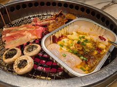 牛五花-火炉火自助餐(喜隆多店)