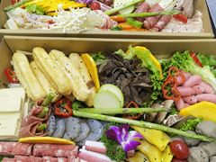 -山野的朋友露营炭火烤肉