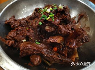 来到郴州，盆友推荐一家土菜馆，店里的装璜普通